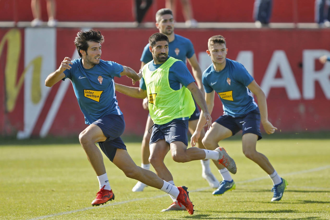 Los rojiblancos preparan su partido del domingo ante el Depor (21 horas. El Molinón)