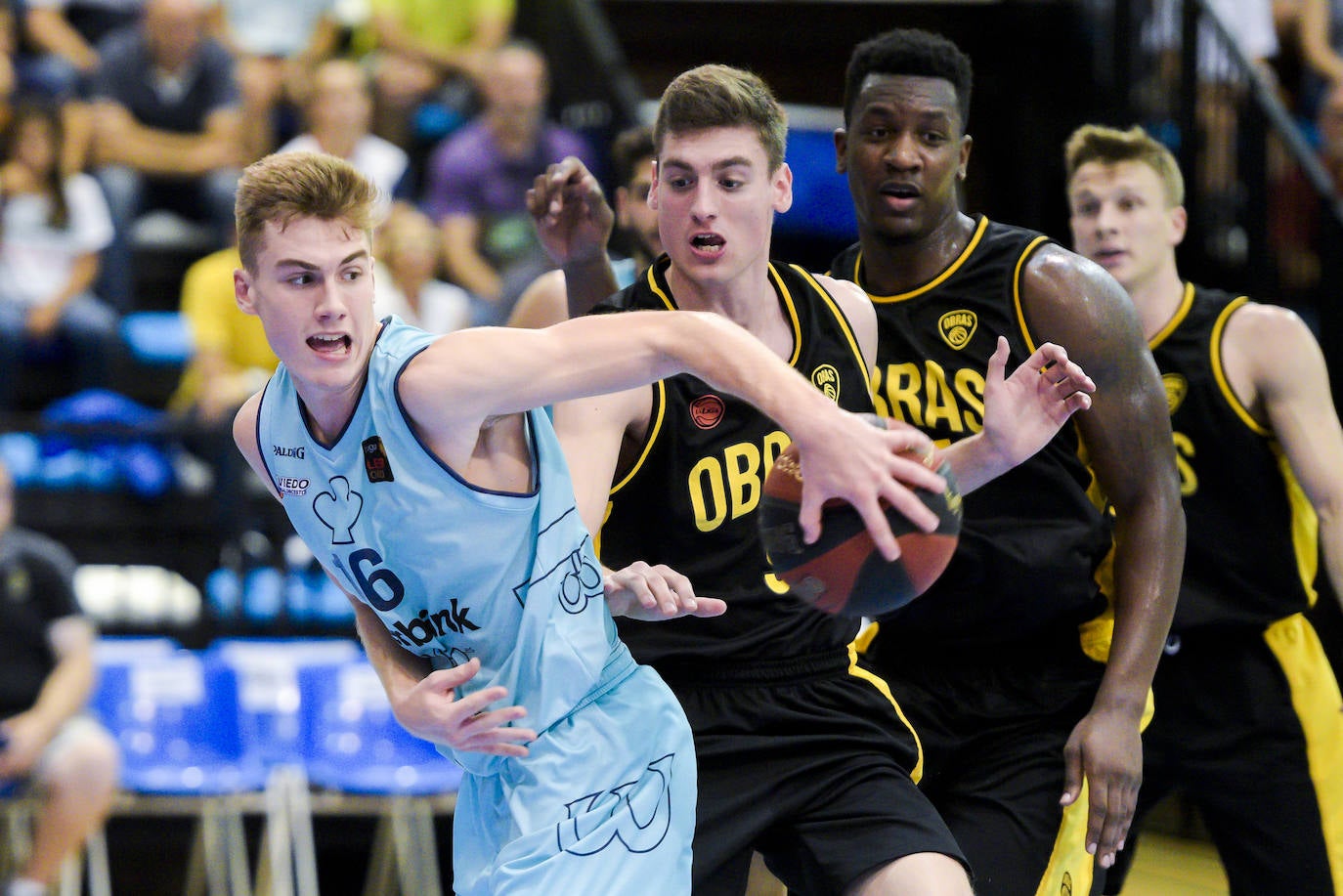 A pesar de un intento de reacción en el último cuarto el cuadro ovetense sigue sin lograr el triunfo en la pretemporada.