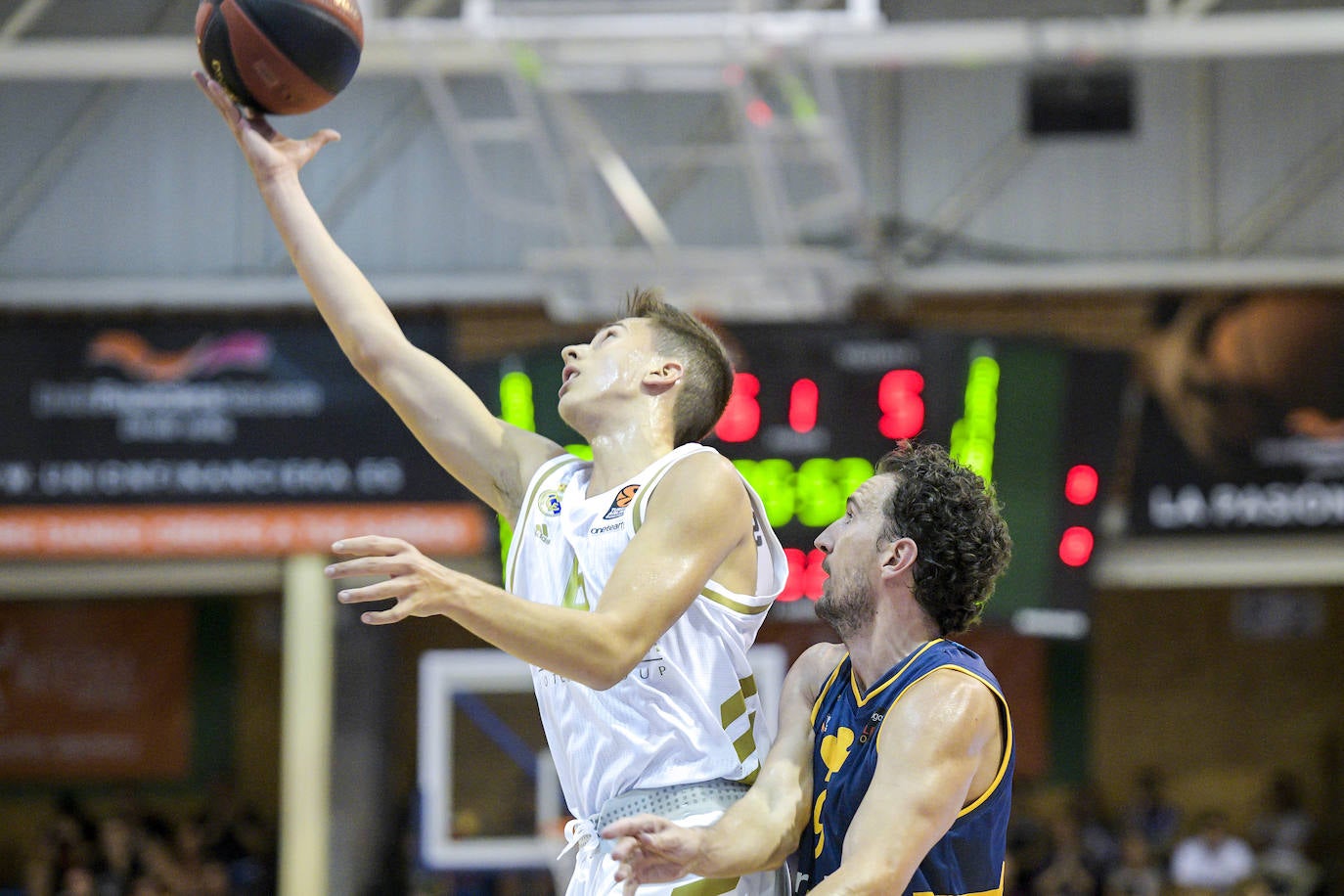 Fotos: Las mejores imágenes del Liberbank Oviedo - Real Madrid