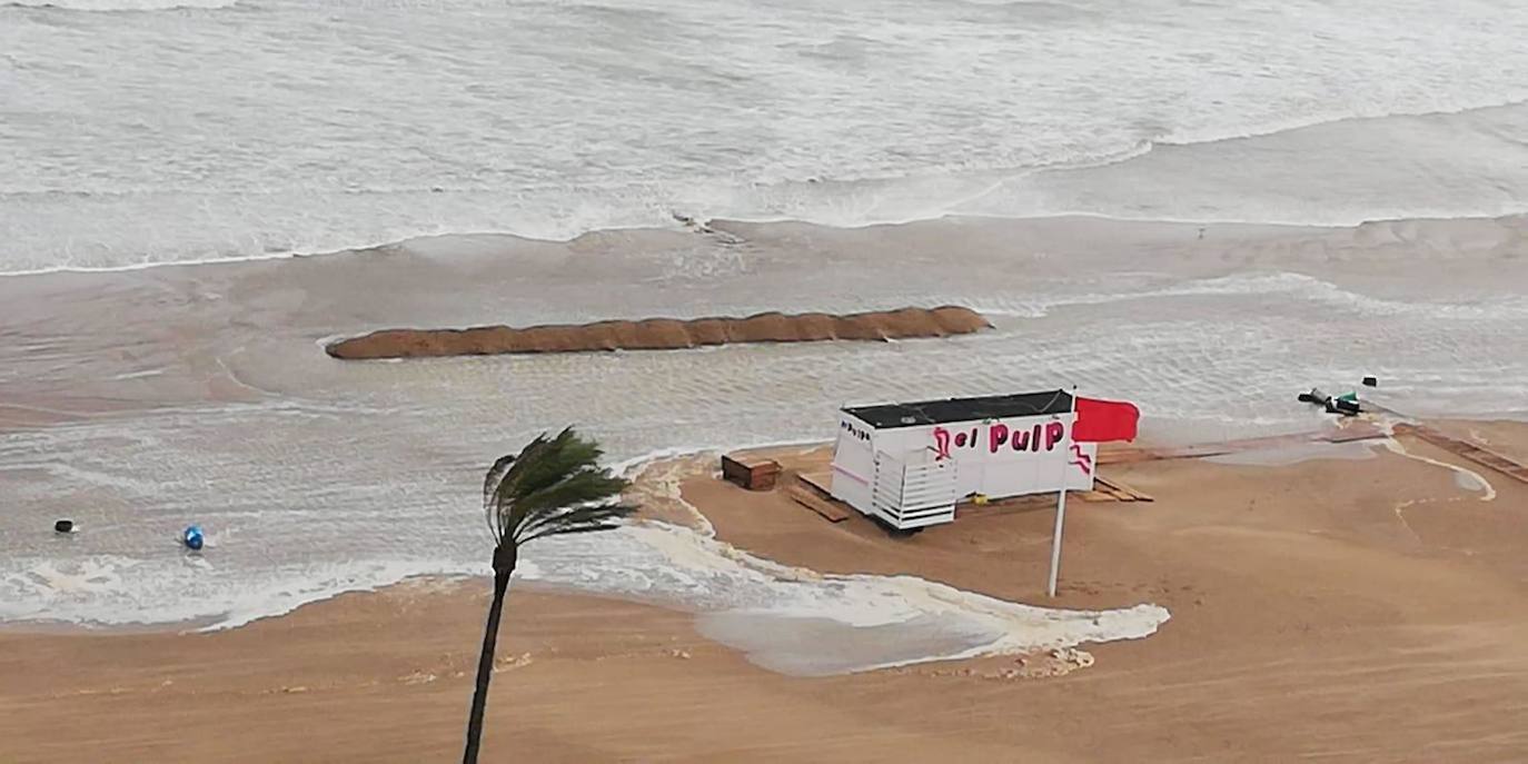 La Depresión Aislada en Niveles Altos (DANA) que comenzó a afectar este lunes al este peninsular seguirá afectando al sureste peninsular y dejará lluvias de intensidad torrencial. Las provincias de Girona, Tarragona, Castellón, Valencia, Alicante, Murcia, Almería, Mallorca, Menorca, Ibiza y Formentera se encuentran, este jueves, bajo alerta de riesgo amarilla y naranja.