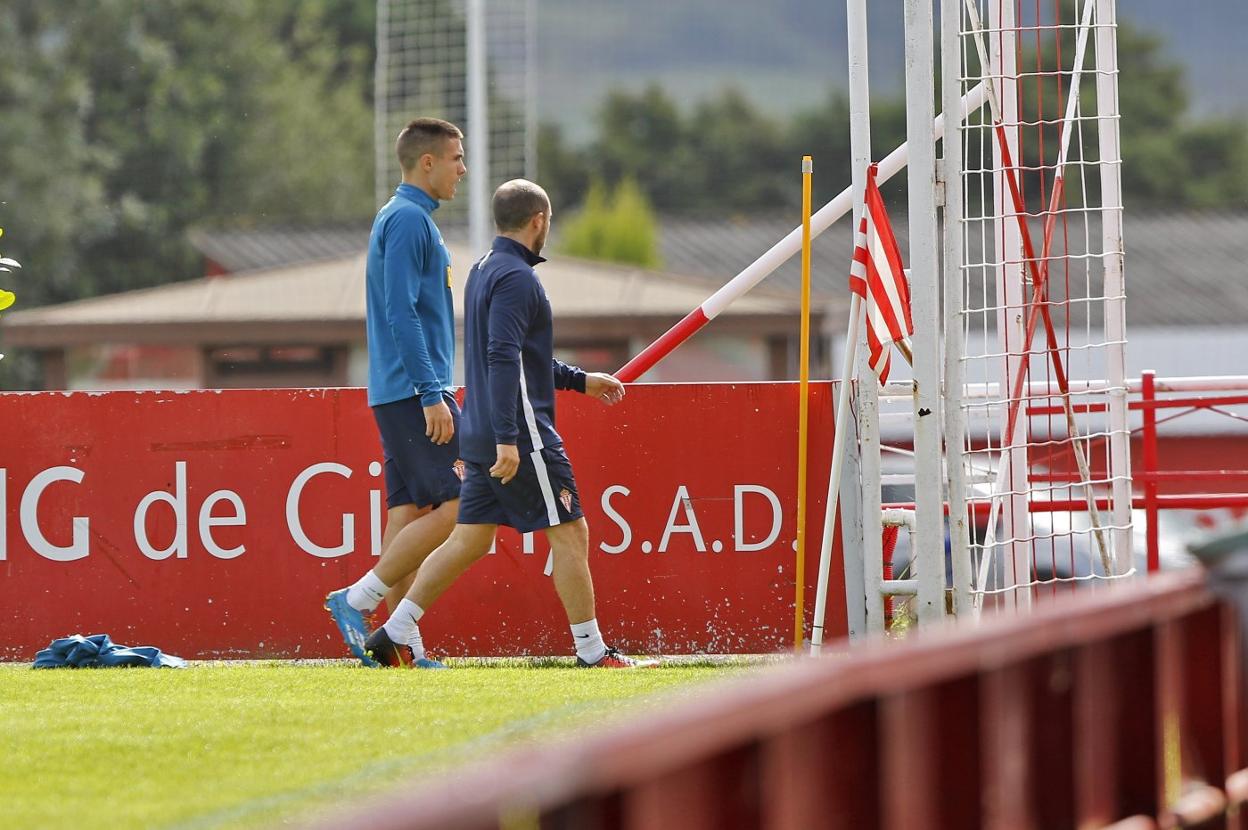 Djurdjevic se retira al vestuario de Mareo el miércoles tras realizar carrera continua. 