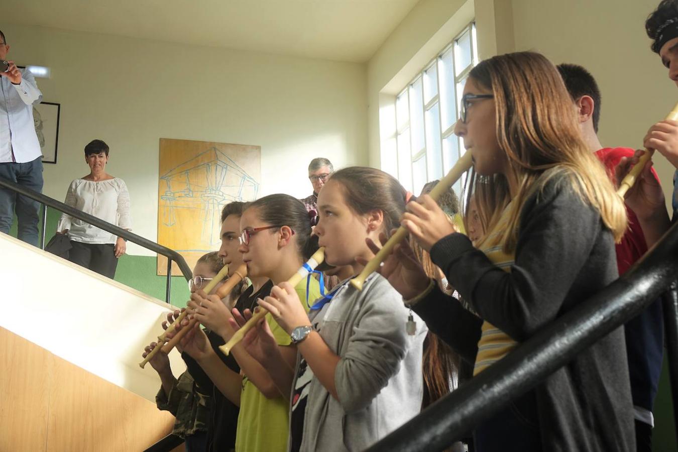 El presidente del Principado acude a la inauguración del año académico para secundaria y bachillerato. 