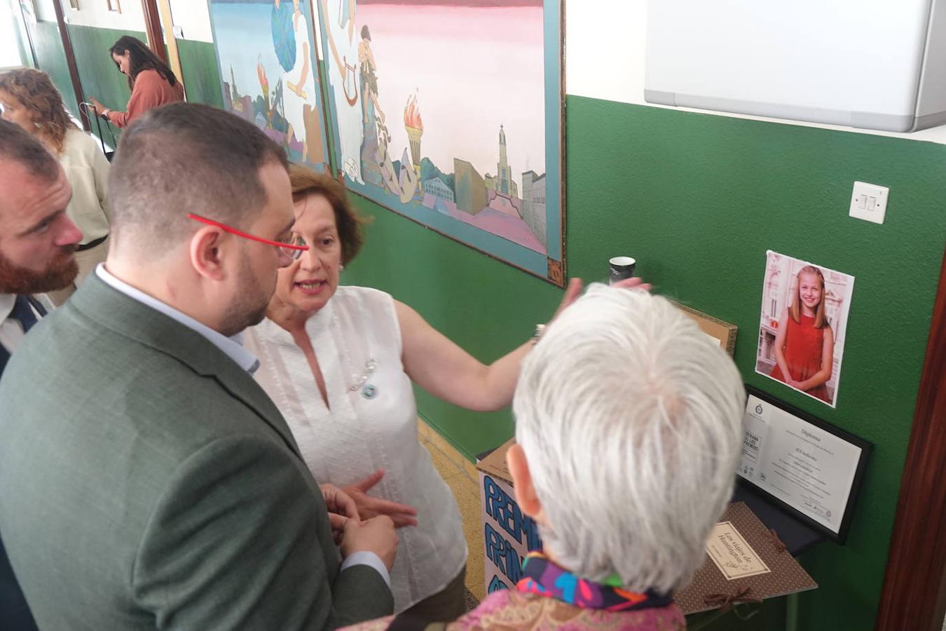 El presidente del Principado acude a la inauguración del año académico para secundaria y bachillerato. 