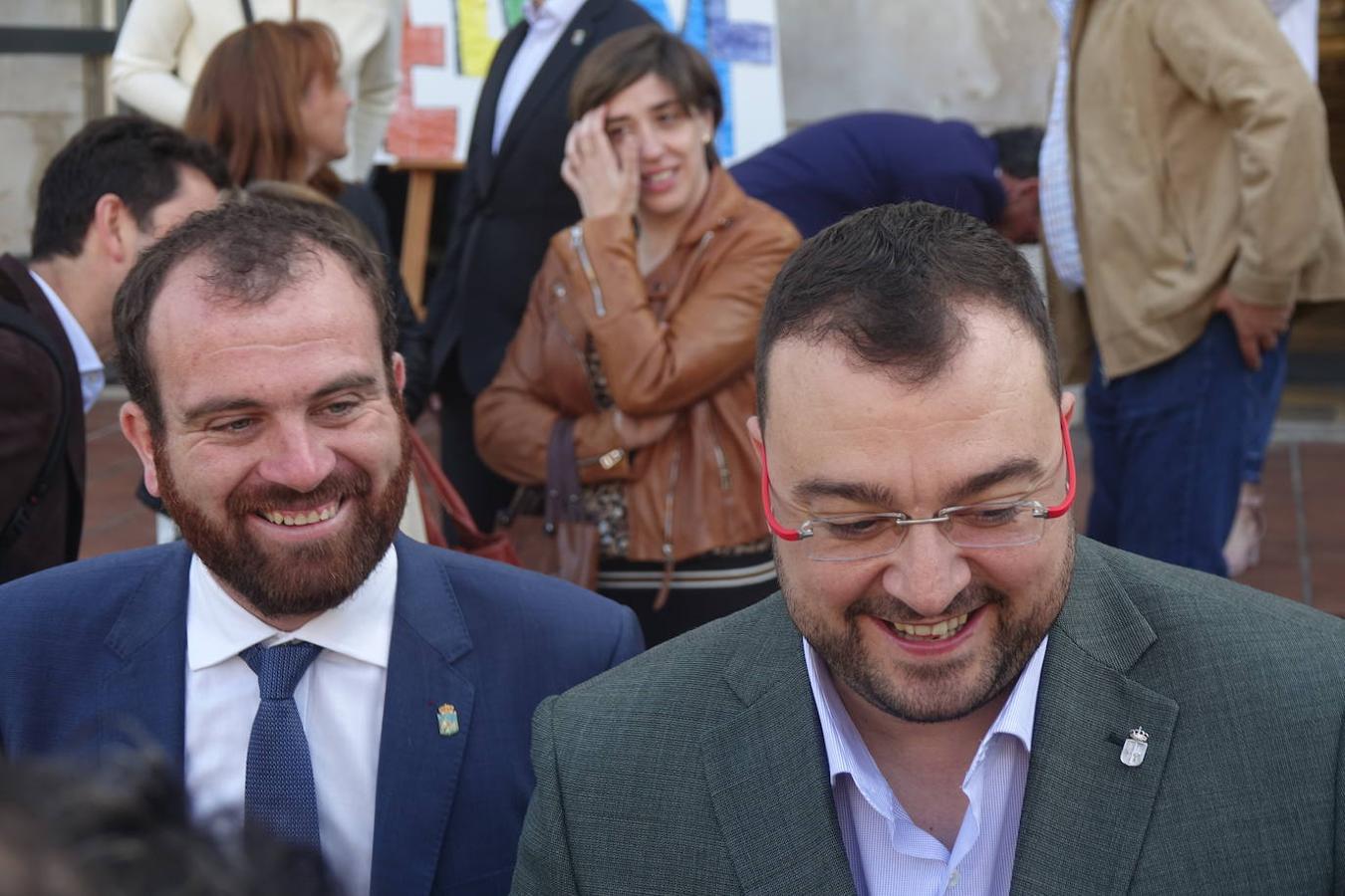 El presidente del Principado acude a la inauguración del año académico para secundaria y bachillerato. 