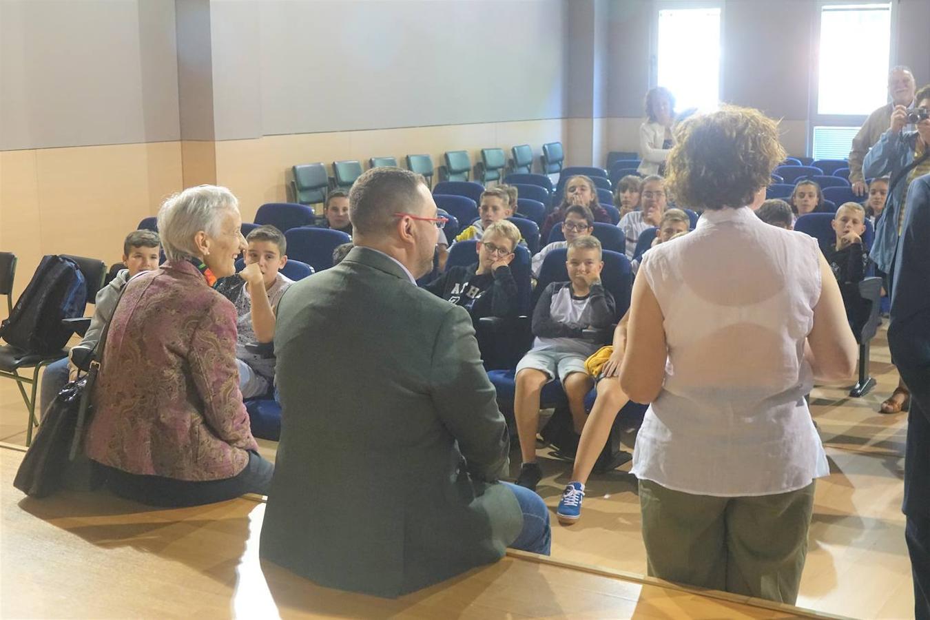 El presidente del Principado acude a la inauguración del año académico para secundaria y bachillerato. 