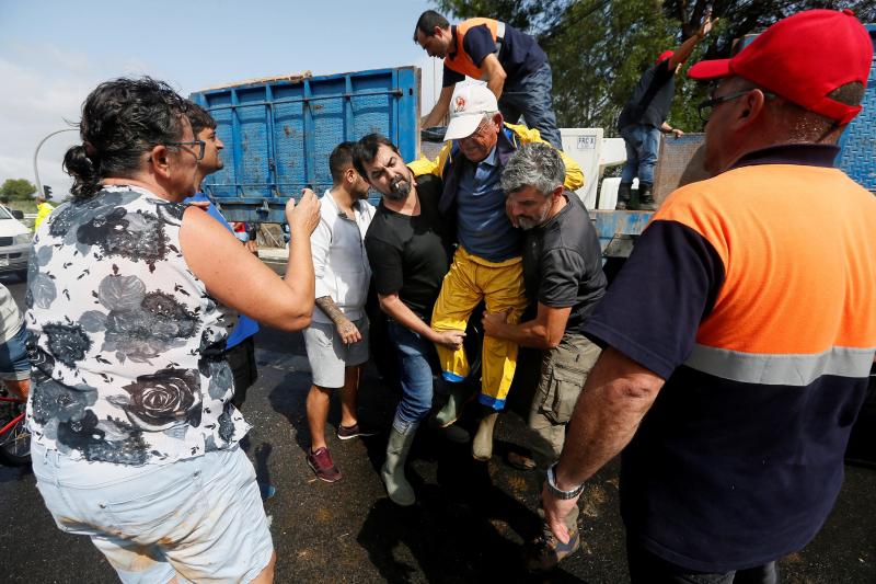 Cuatro fallecidos, centenares de personas evacuadas, decenas de casas y comercios anegados y carreteras cortadas. El balance de la gota fría en las comunidades del Levante español es desolador. 