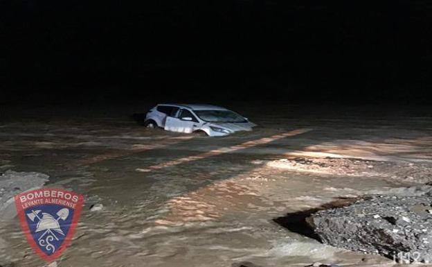 Cuatro fallecidos, centenares de personas evacuadas, decenas de casas y comercios anegados y carreteras cortadas. El balance de la gota fría en las comunidades del Levante español es desolador. 