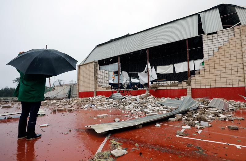 Cuatro fallecidos, centenares de personas evacuadas, decenas de casas y comercios anegados y carreteras cortadas. El balance de la gota fría en las comunidades del Levante español es desolador. 