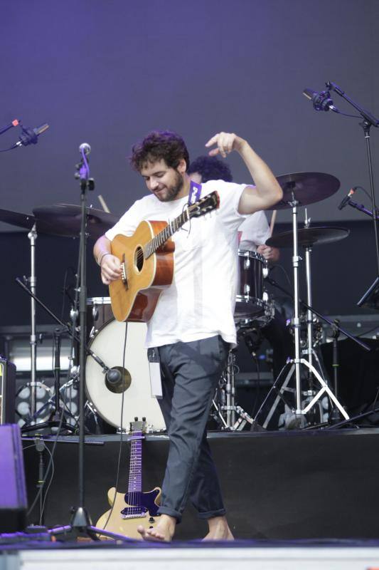 Willy Naves fue el encargado de abrir los conciertos de San Mateo en la jornada del sábado.