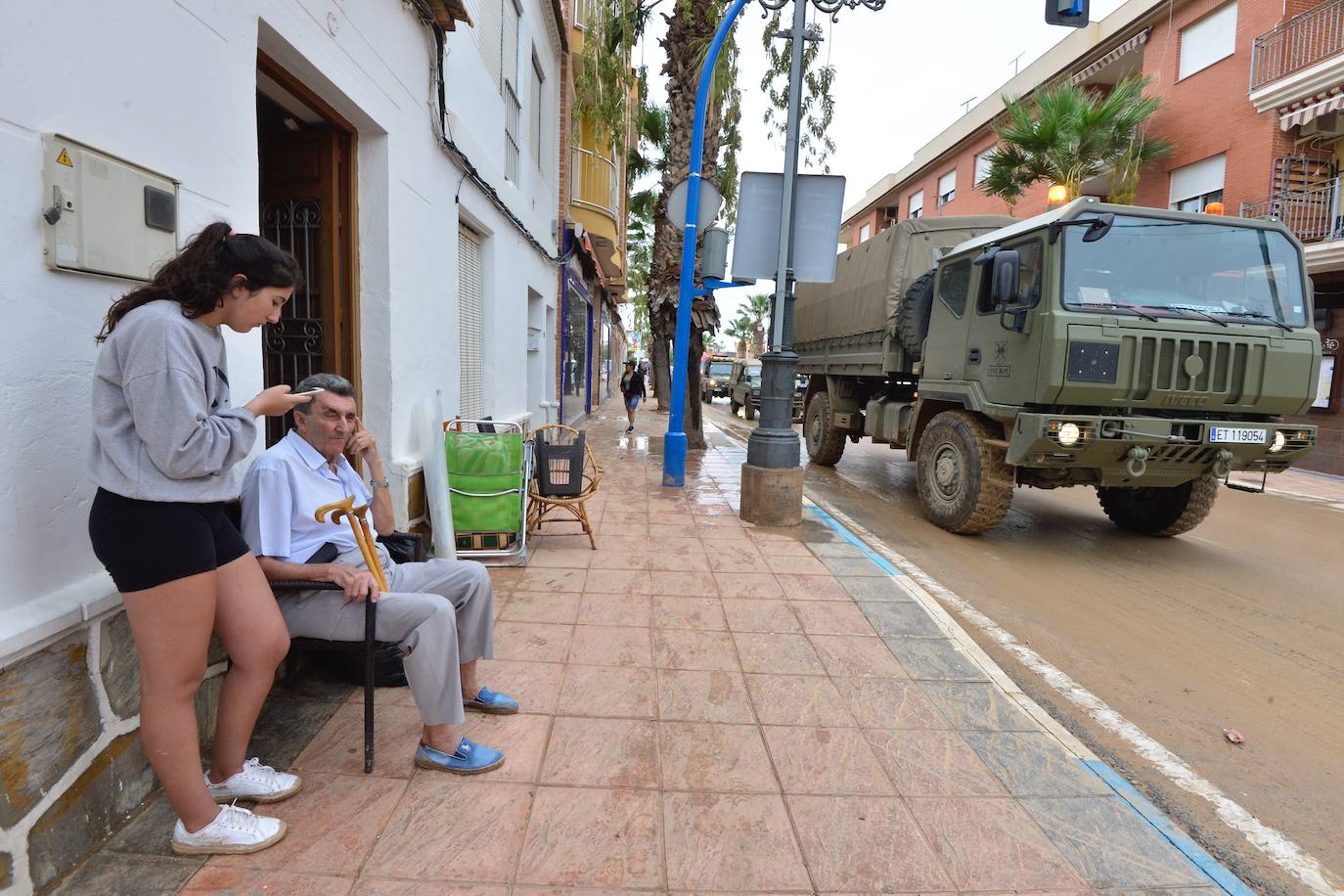 Gran parte del municipio sigue anegado por las fuertes lluvias de la madrugada del viernes. Allí está las instalaciones del Montepío de la Minería que se ha ofrecido para dar cobijo a las familias que han tenido que ser desalojadas.