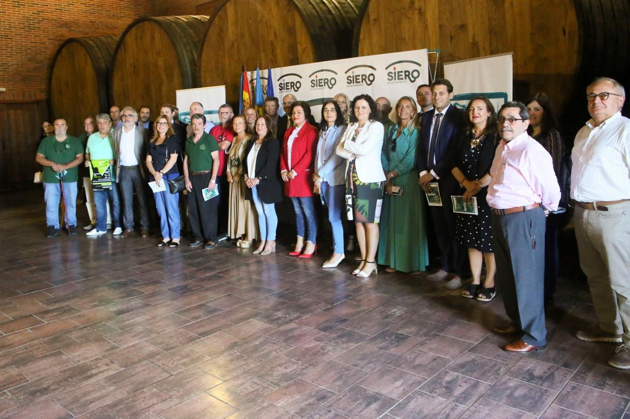 La presentación oficial del certamen Agrosiero ayer en el llagar de Fonciello, en Tiñana. 