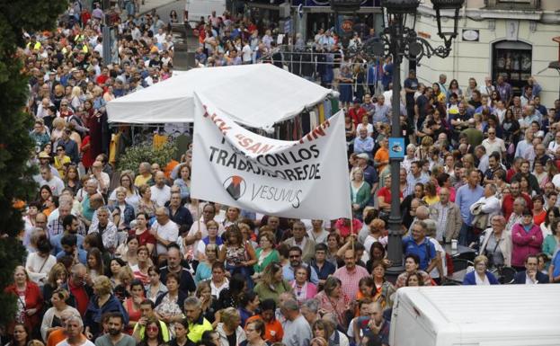 Una multitudinaria marcha por el futuro de Vesuvius