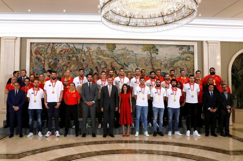 La selección española de baloncesto aterrizó a las 17:45 en Madrid, tras conquistar en Pekín el segundo mundial de su historia.