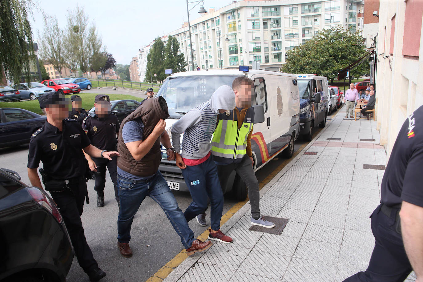 Fotos: Los detenidos por el caso de dopaje deportivo en Lugones pasaron esta mañana a disposición judicial