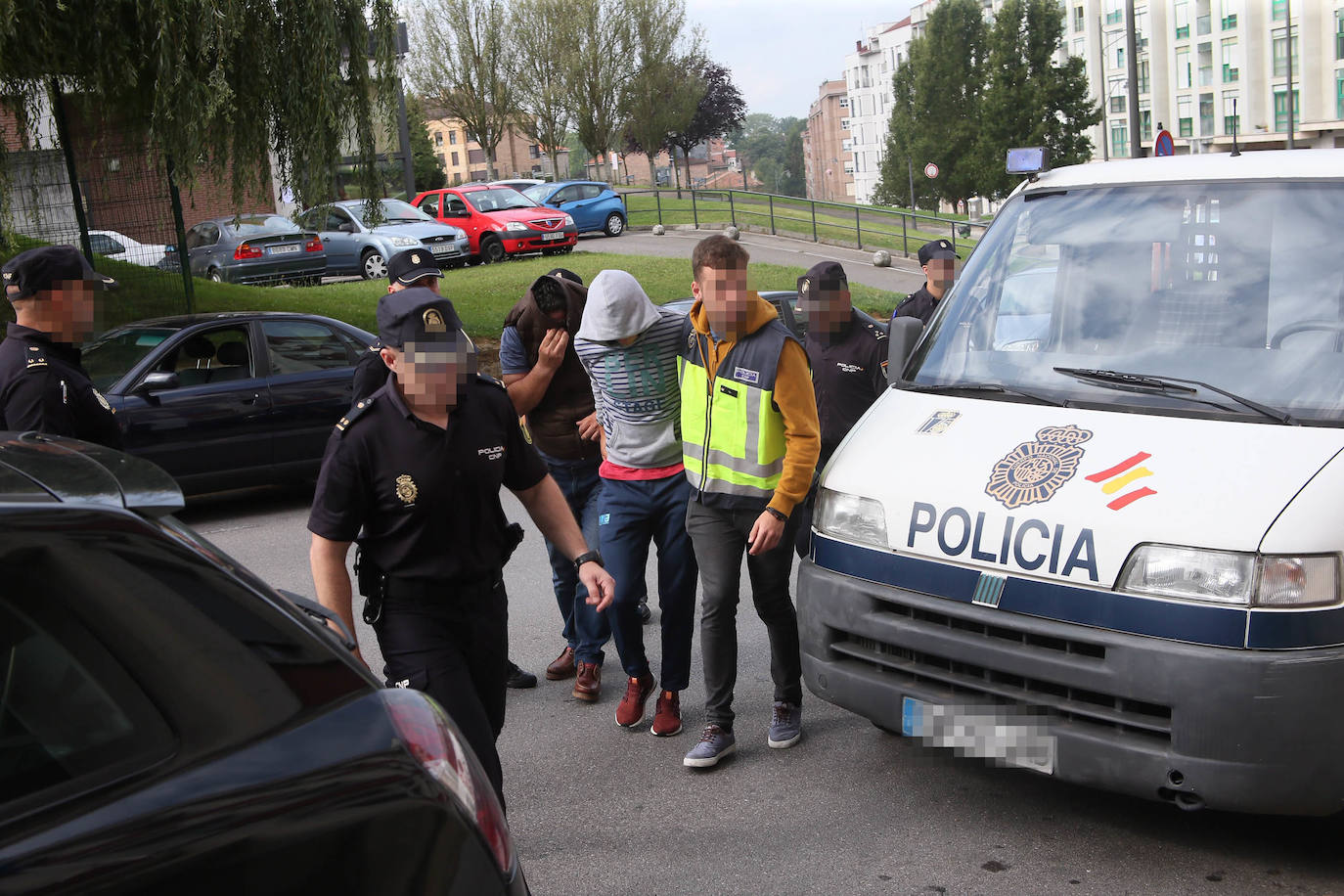 Fotos: Los detenidos por el caso de dopaje deportivo en Lugones pasaron esta mañana a disposición judicial