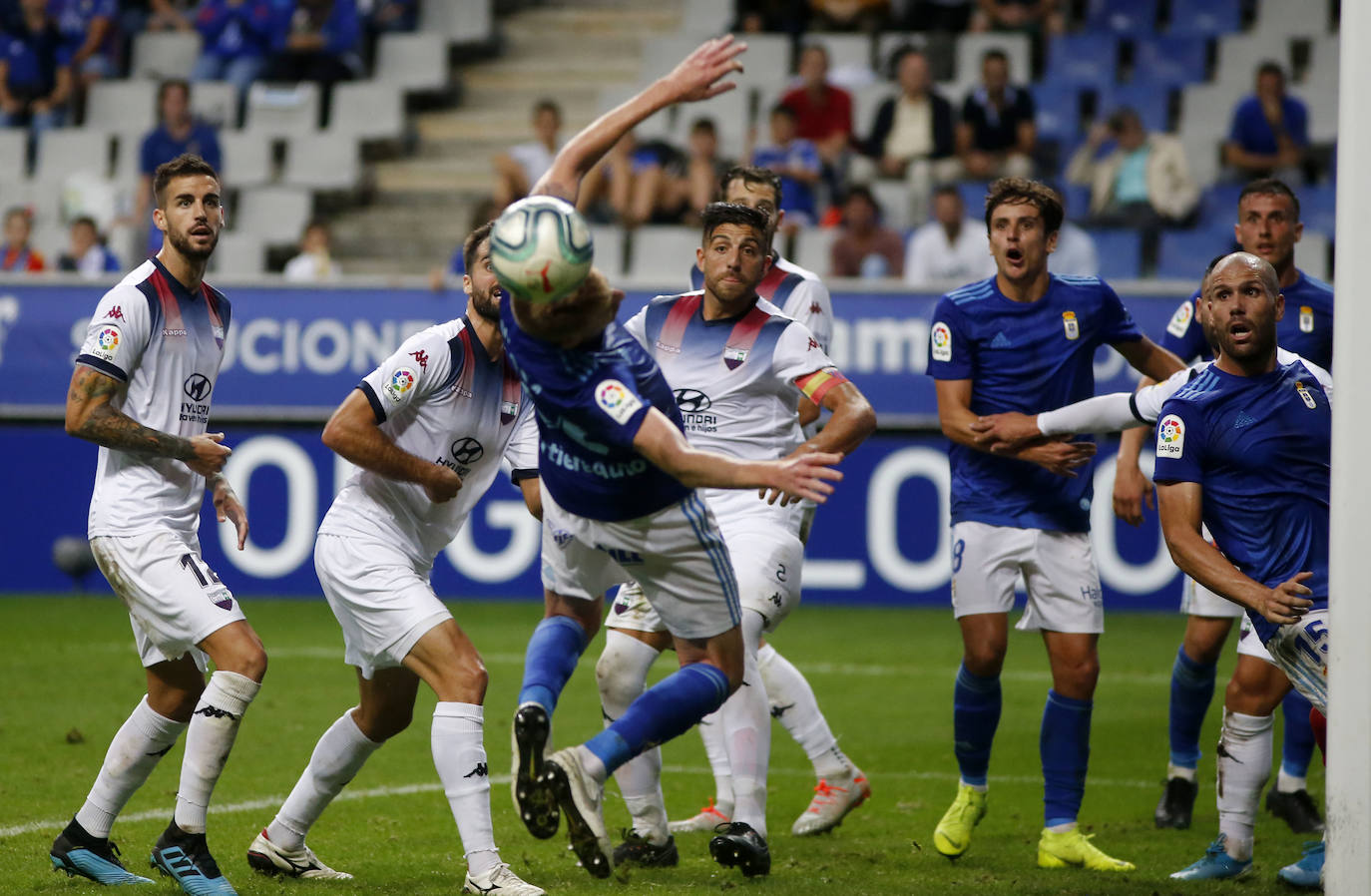 Los azules solo pudieron arrancar un empate ante el Extremadura (1-1), en un partido en el que fueron de menos a más.