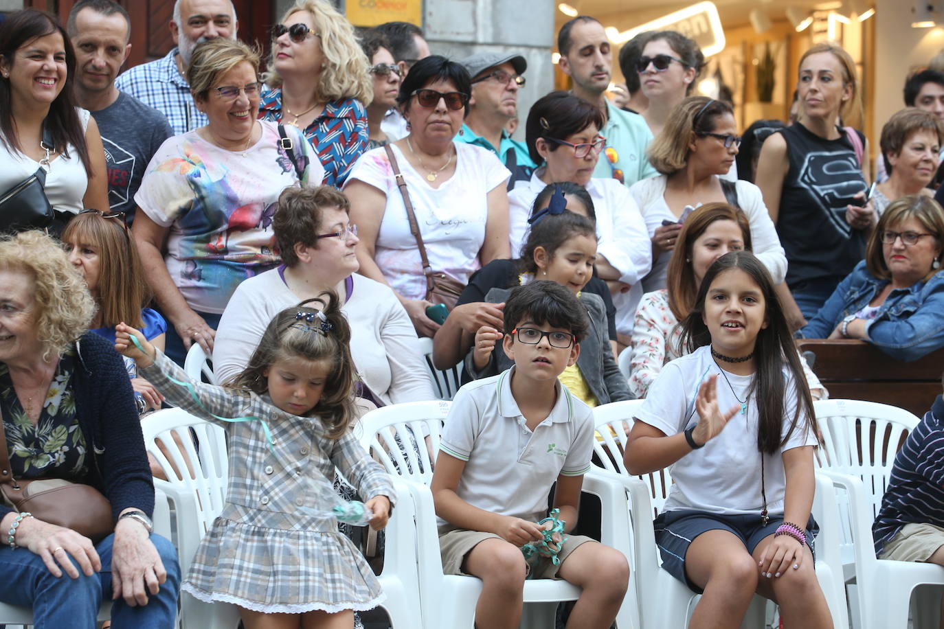 ¿Estuviste en el desfile del Día de América en Asturias? Búscate