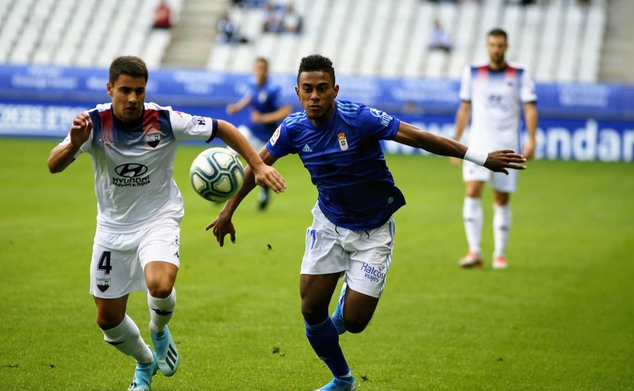 Partido disputado entre Real Oviedo y el Extremadura. 