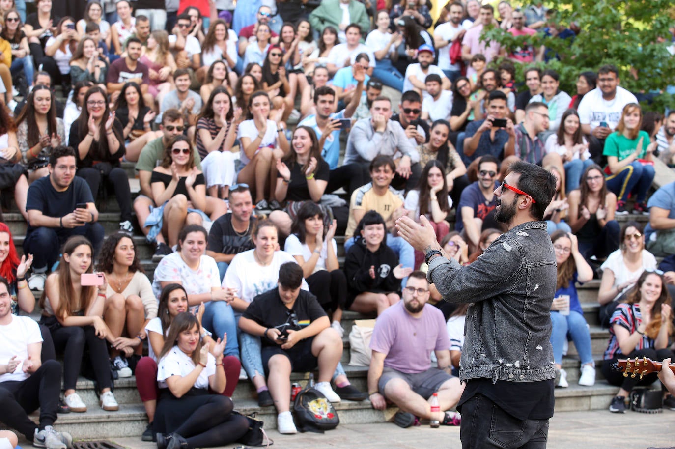 Multitudinario concierto de Rayden en El Milán