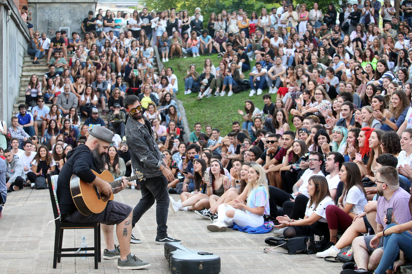 Multitudinario concierto de Rayden en El Milán