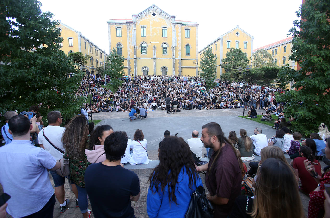 Multitudinario concierto de Rayden en El Milán