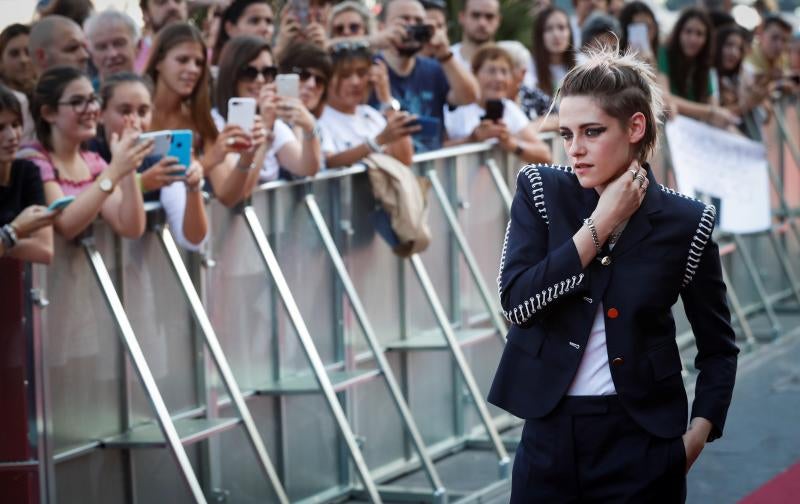 Los actores Kristen Stewart y Sam Neill y el director Alejandro Amenábar destacaron en la gala inaugural del Festival de San Sebastián, que congregó a un buen número de estrellas nacionales e internacionales.