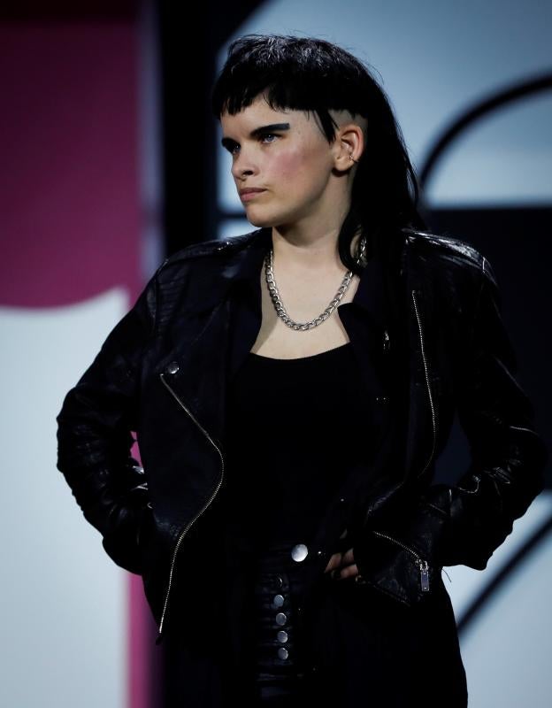 Los actores Kristen Stewart y Sam Neill y el director Alejandro Amenábar destacaron en la gala inaugural del Festival de San Sebastián, que congregó a un buen número de estrellas nacionales e internacionales.