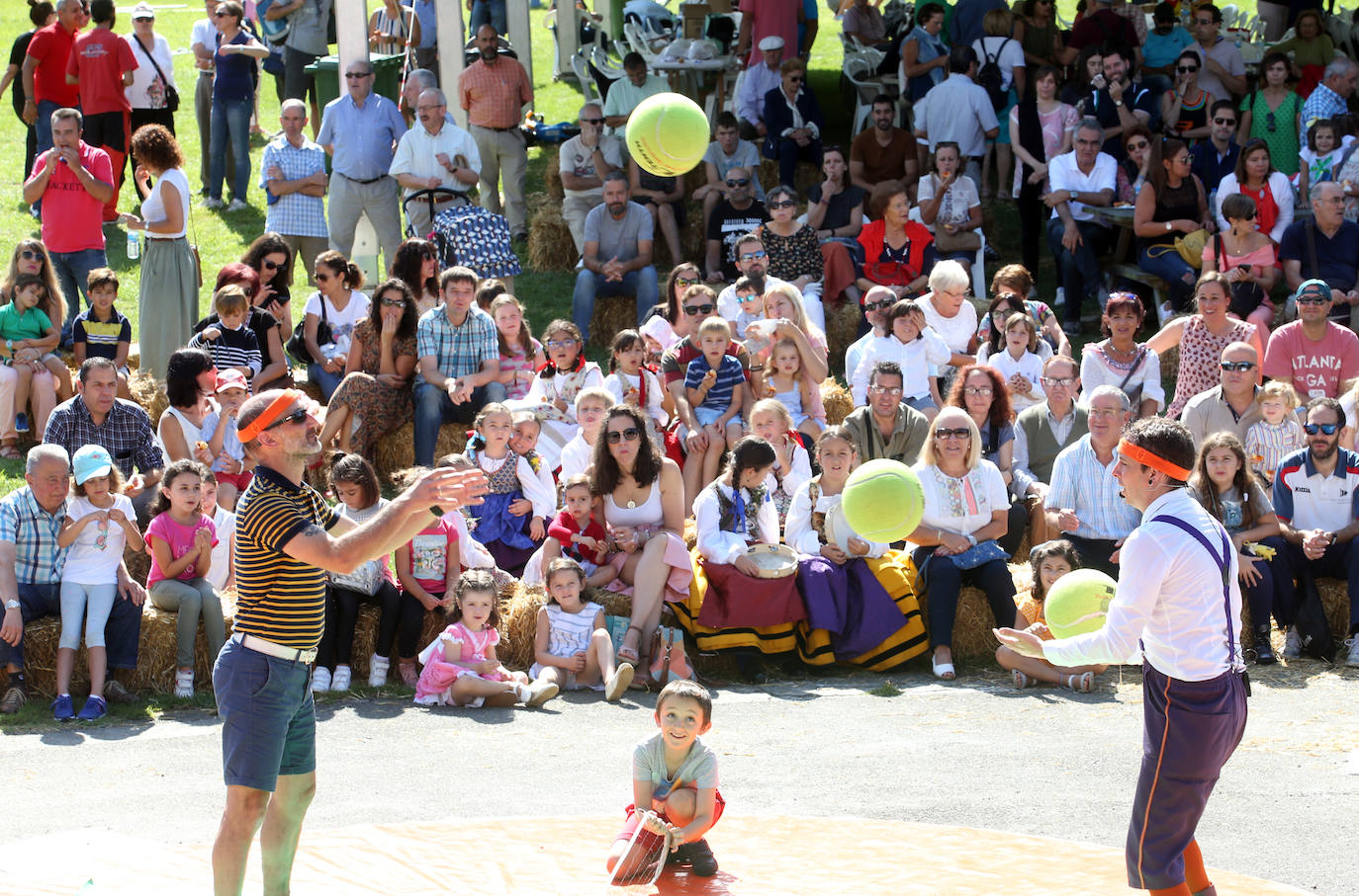 Oviedo disfrutó de una jornada soleada para cumplir con la tradición.