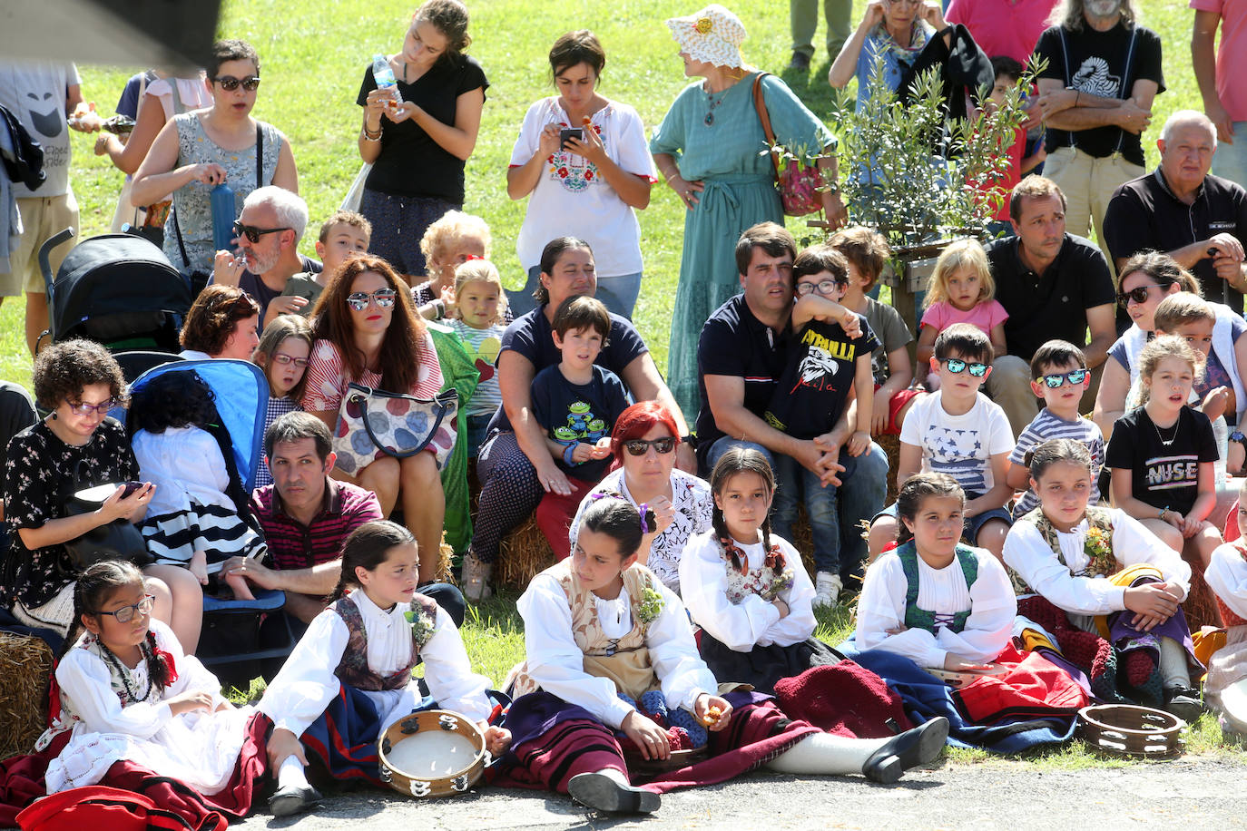 Oviedo disfrutó de una jornada soleada para cumplir con la tradición.