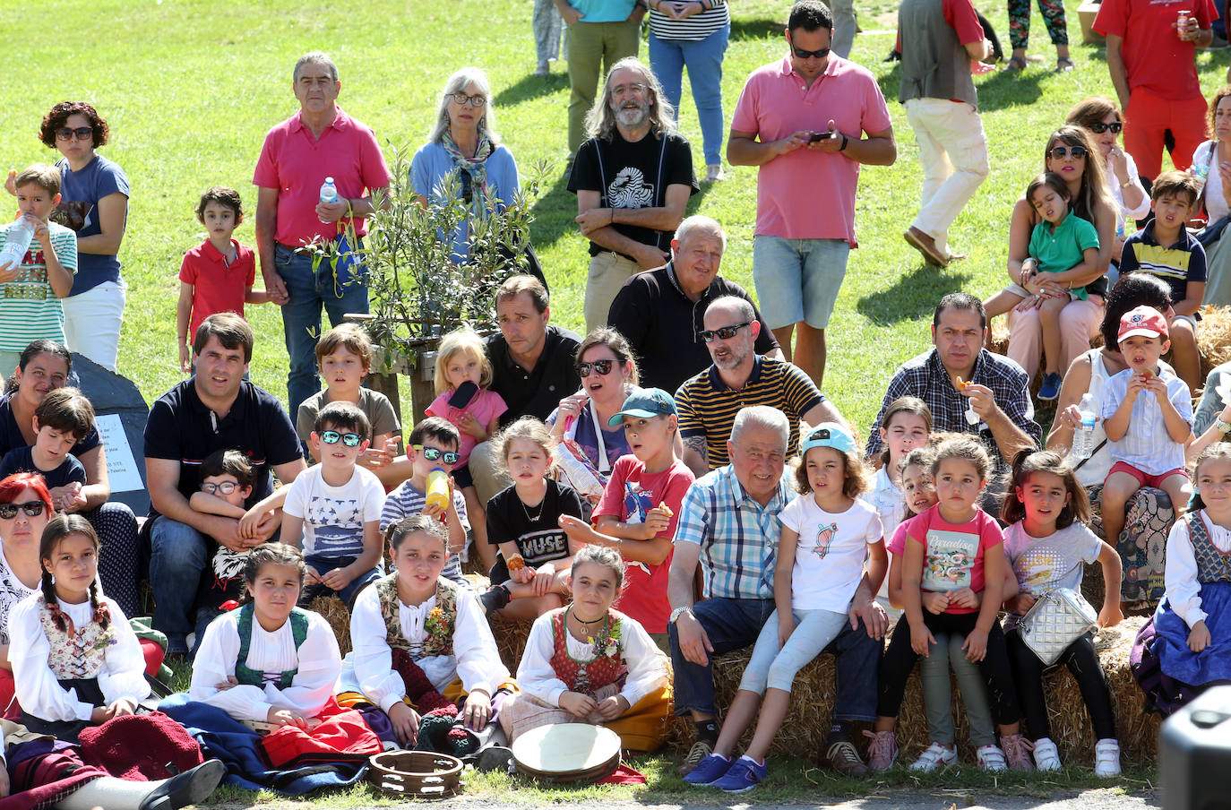 Oviedo disfrutó de una jornada soleada para cumplir con la tradición.