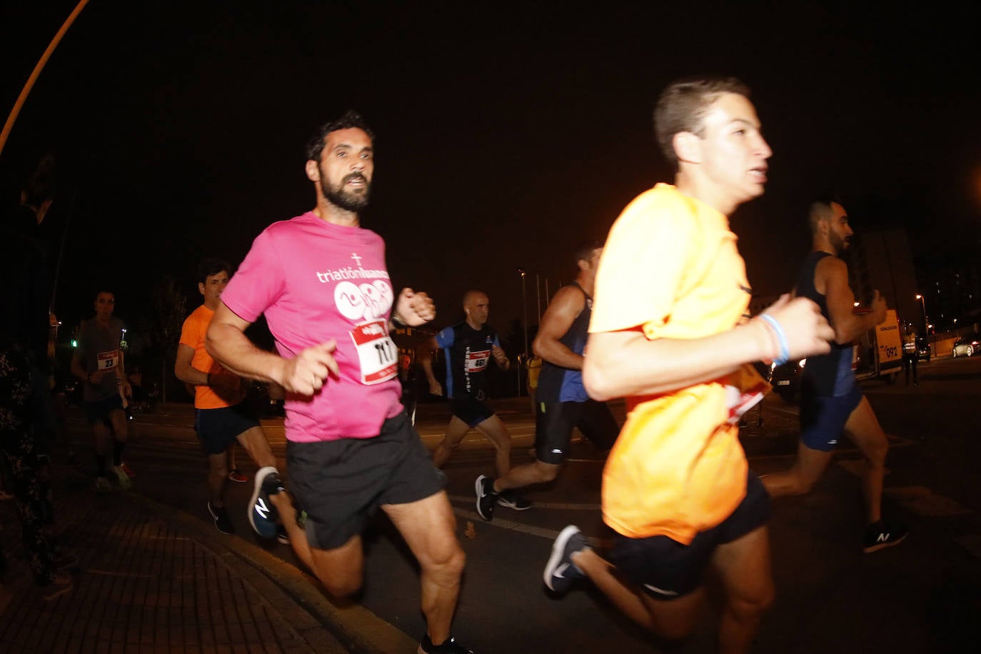 Fotos: Fotos. ¿Estuviste en la EdP Carrera Nocturna Gijón 10K? ¡Búscate! (2)