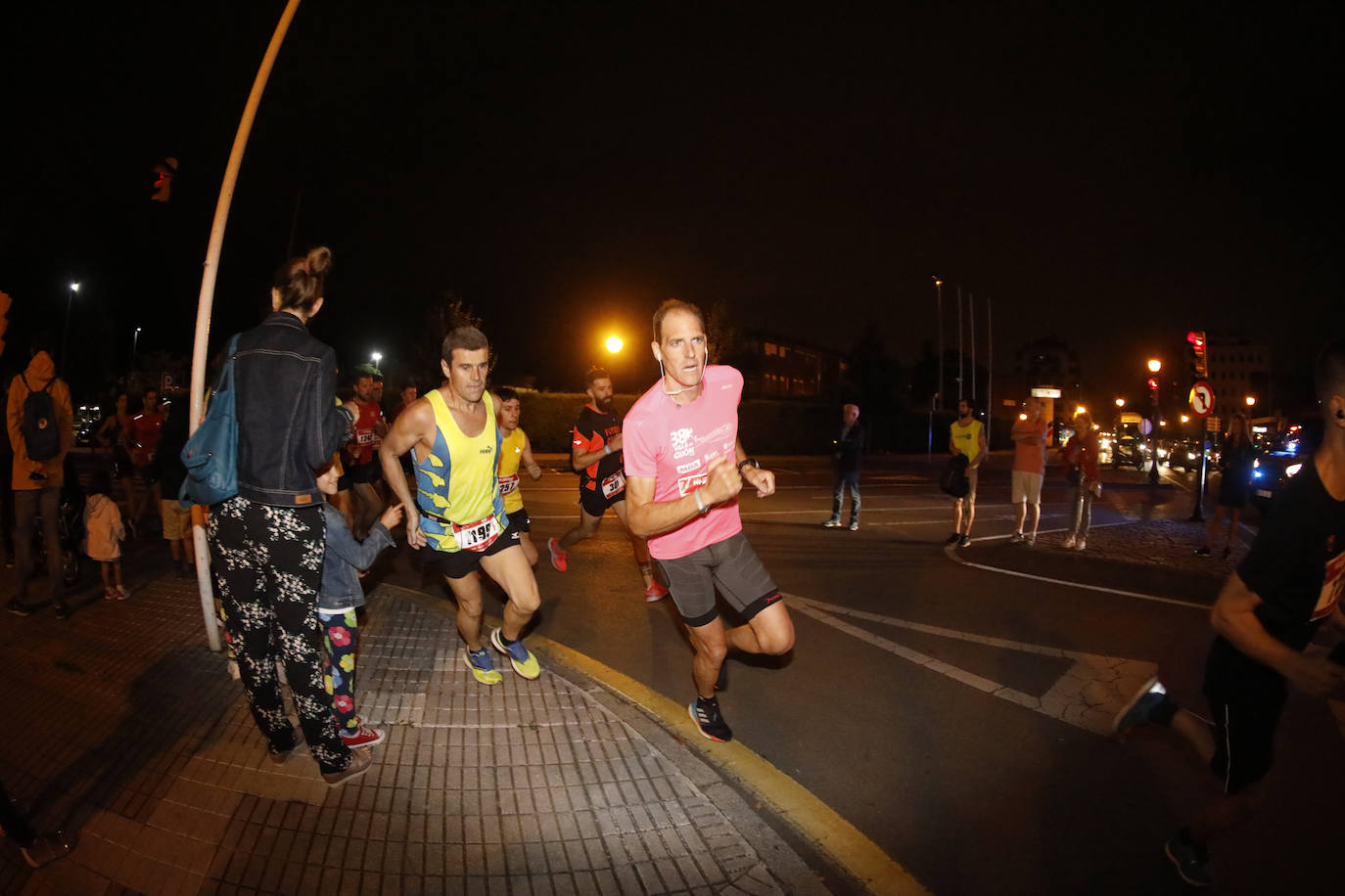 Fotos: Fotos. ¿Estuviste en la EdP Carrera Nocturna Gijón 10K? ¡Búscate! (2)