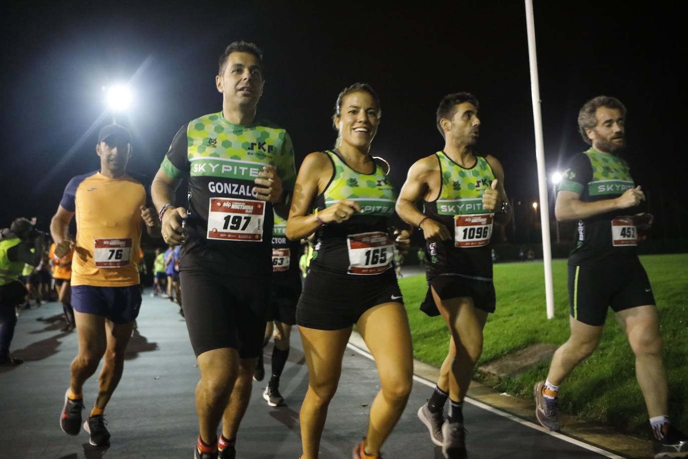 Fotos: Fotos. ¿Estuviste en la EdP Carrera Nocturna Gijón 10K? ¡Búscate! (2)
