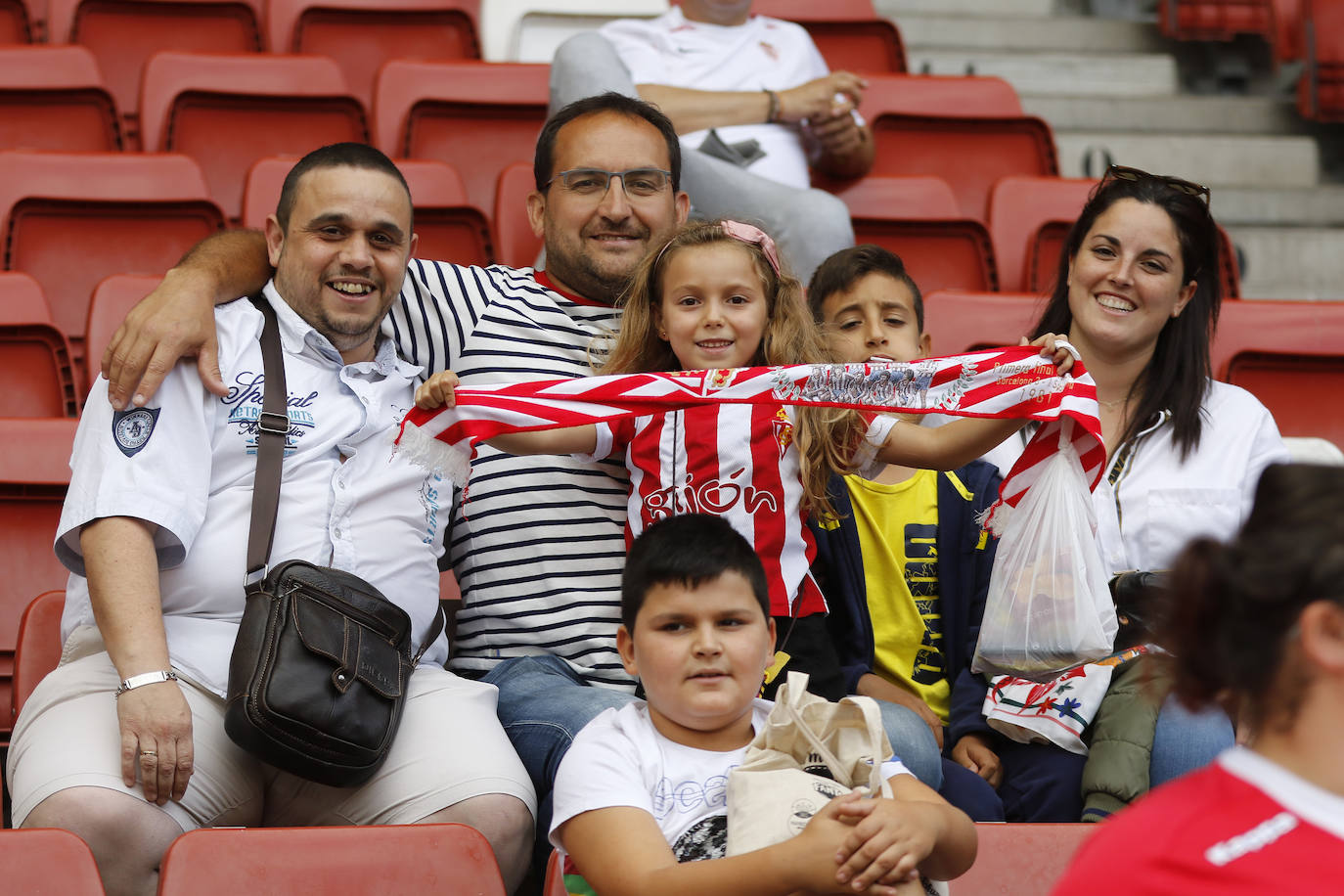 ¿Estuviste en el Sporting 1-1 Racing? ¡Búscate!