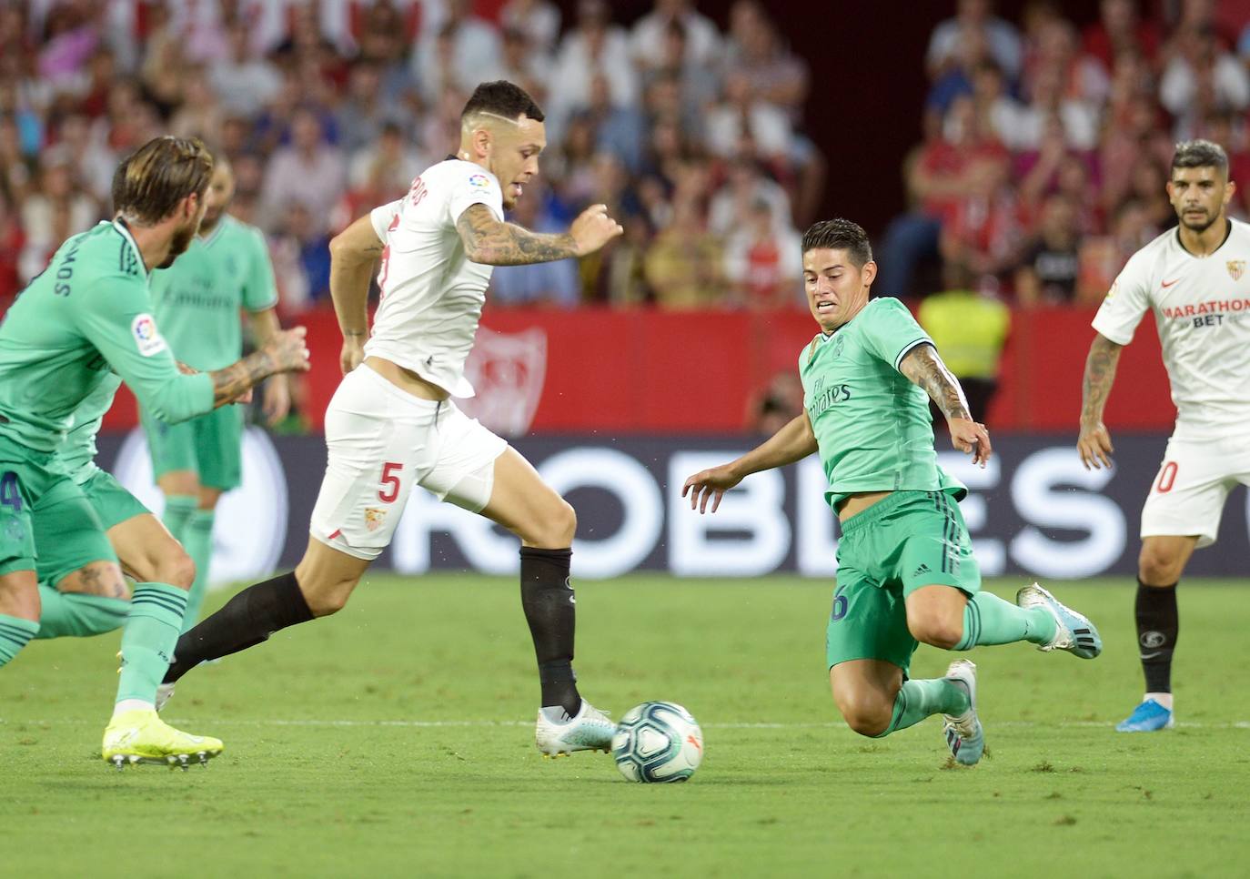 Las mejores imáganes del partido entre el Sevilla y el Real Madrid, disputado en el Sánchez Pizjuán.