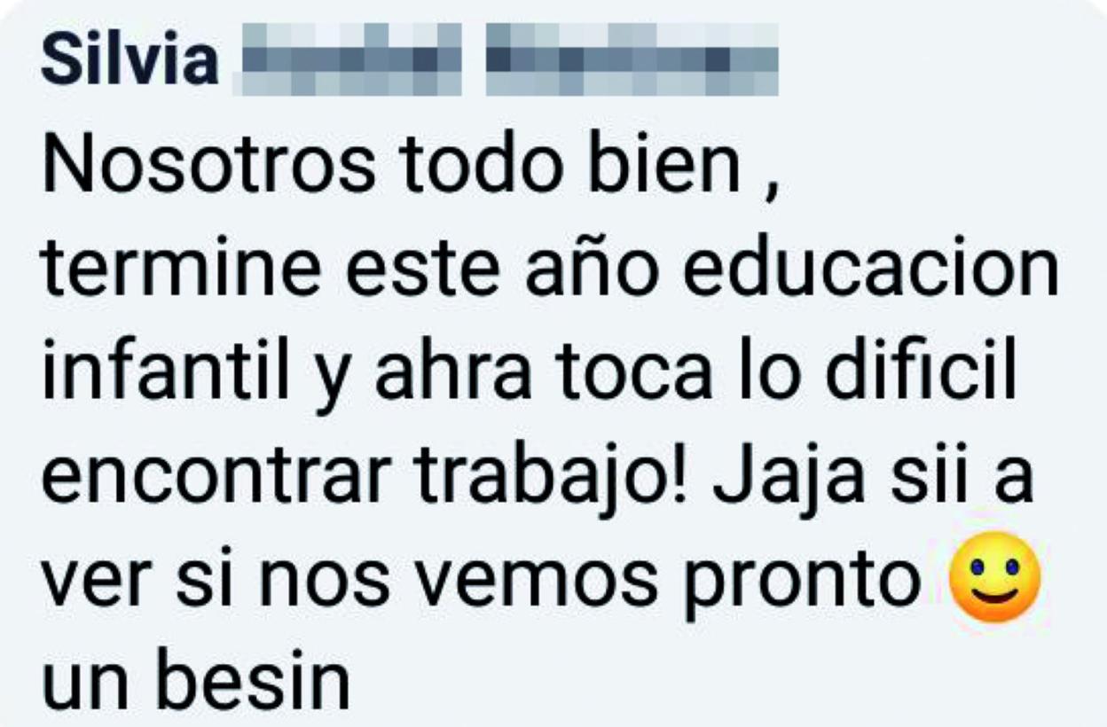 Una joven tímida y graduada en Educación Infantil