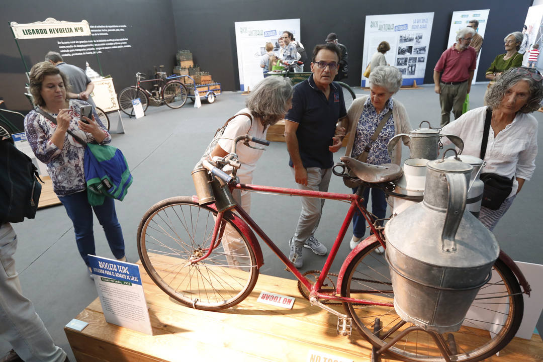 El recinto ferial Luis Adaro de Gijón se ha convertido en el mejor escaparate para los productos del campo asturiano. La agricultura y la ganadería, de ayer y de hoy, están representadas en un certamen atractivo para pequeños y mayores.