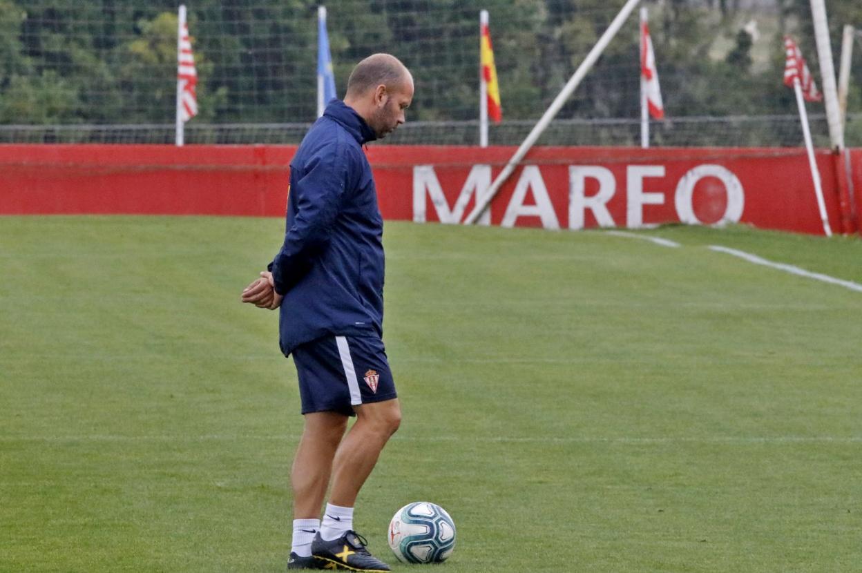 José Alberto, durante la sesión de ayer en Mareo. 