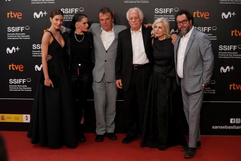 La cinta brasileña 'Pacificado' se ha alzado con la Concha de Oro, el prestigioso galardón del Festival de Cine de San Sebastián que esta noche, en la última gala de este año, ha reunido a numerosas figuras del séptimo arte.