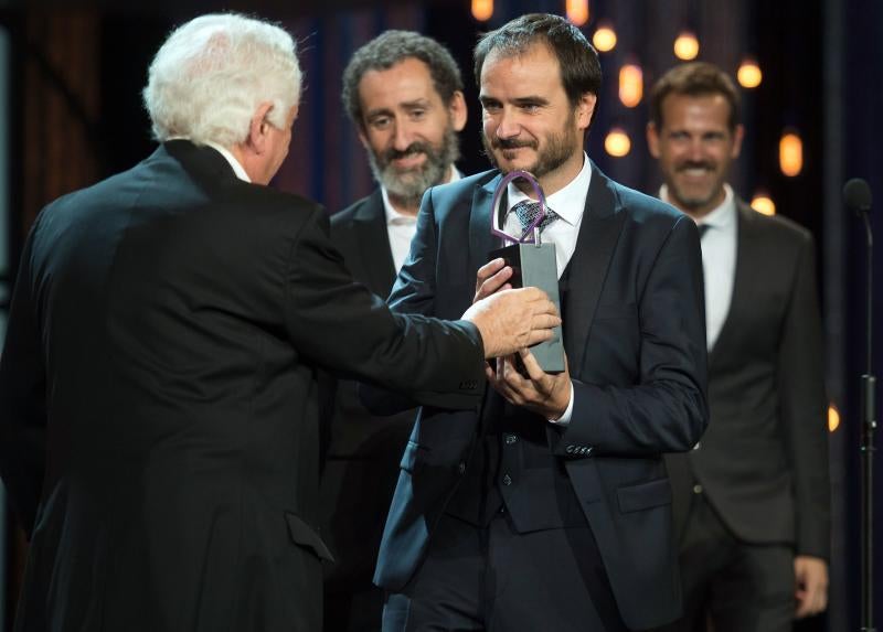La cinta brasileña 'Pacificado' se ha alzado con la Concha de Oro, el prestigioso galardón del Festival de Cine de San Sebastián que esta noche, en la última gala de este año, ha reunido a numerosas figuras del séptimo arte.