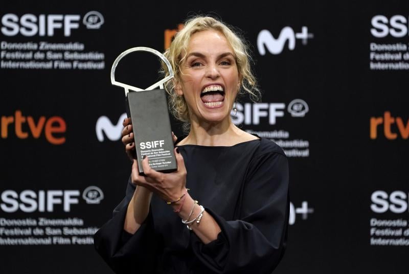 La cinta brasileña 'Pacificado' se ha alzado con la Concha de Oro, el prestigioso galardón del Festival de Cine de San Sebastián que esta noche, en la última gala de este año, ha reunido a numerosas figuras del séptimo arte.