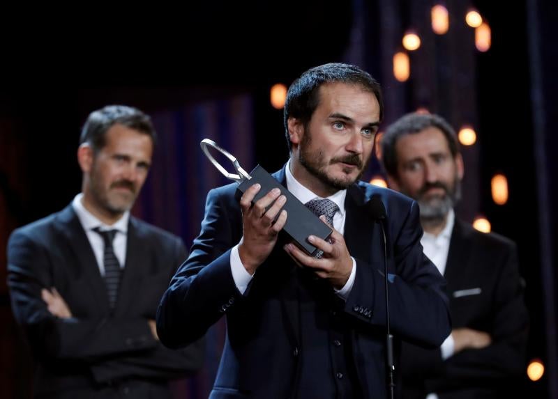 La cinta brasileña 'Pacificado' se ha alzado con la Concha de Oro, el prestigioso galardón del Festival de Cine de San Sebastián que esta noche, en la última gala de este año, ha reunido a numerosas figuras del séptimo arte.