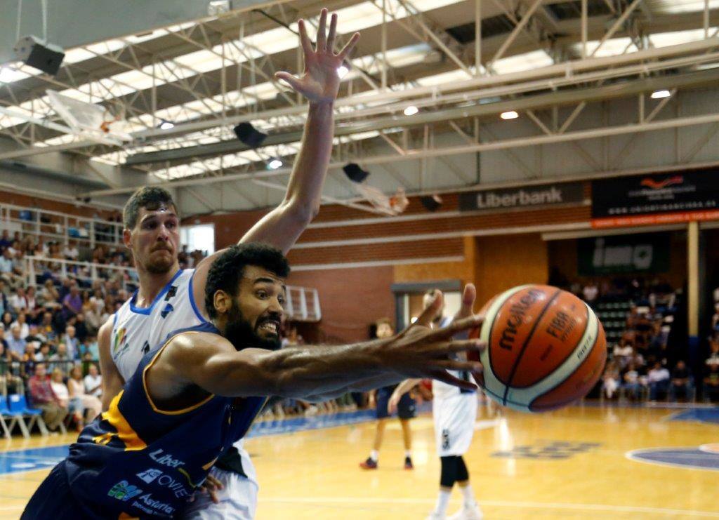 Fotos: Liberbank Oviedo 70 - 61 B the travel Mallorca - Palma