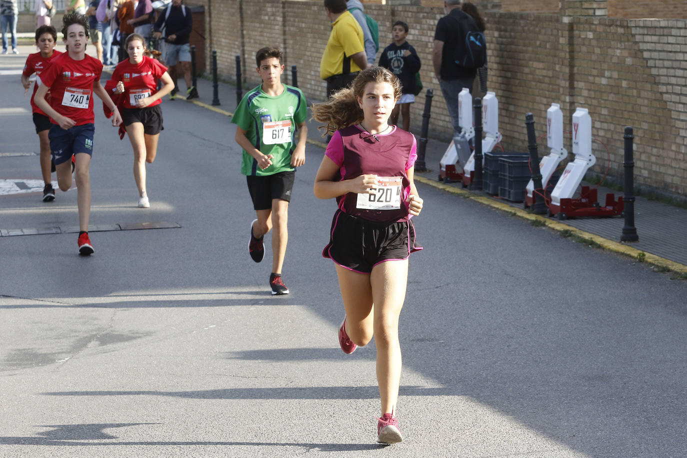 Más de 700 corredores participaron en la carrera que volvió a unir a las dos entidades