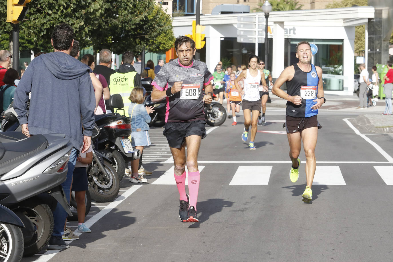 Más de 700 corredores participaron en la carrera que volvió a unir a las dos entidades