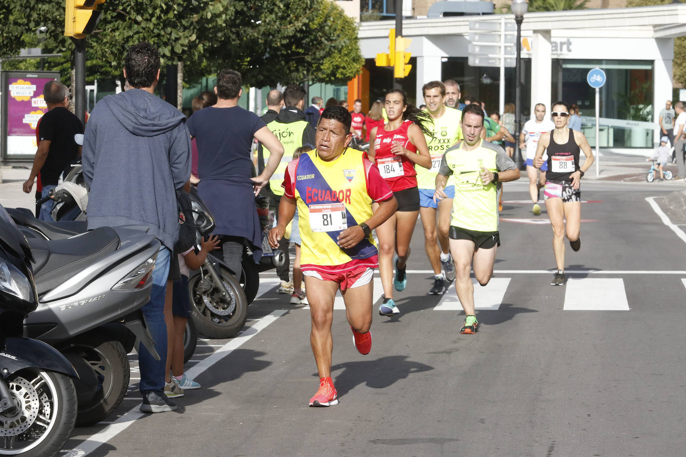 Más de 700 corredores participaron en la carrera que volvió a unir a las dos entidades