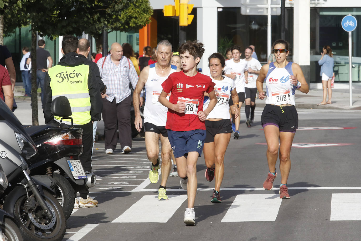 Más de 700 corredores participaron en la carrera que volvió a unir a las dos entidades