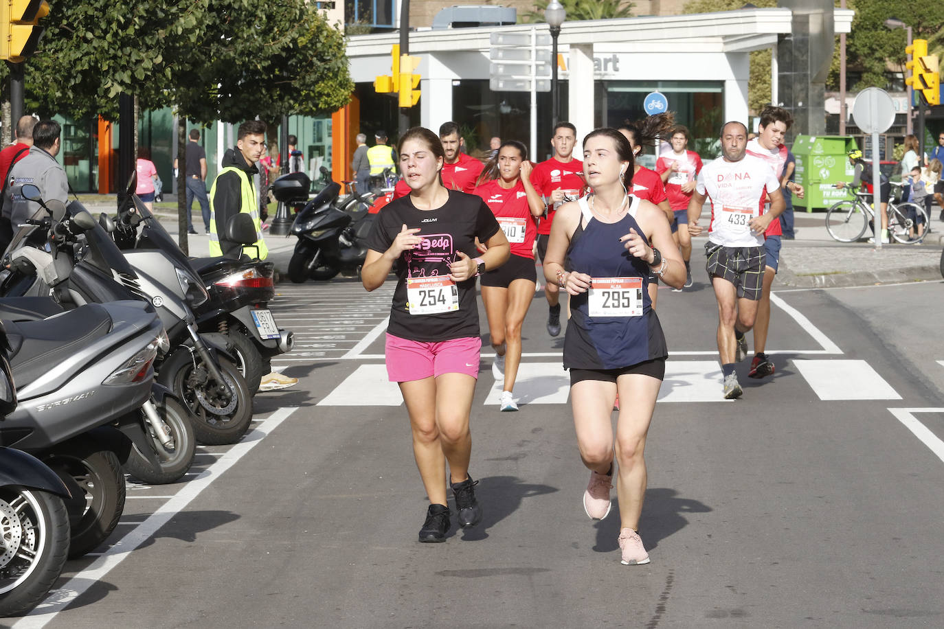 Más de 700 corredores participaron en la carrera que volvió a unir a las dos entidades