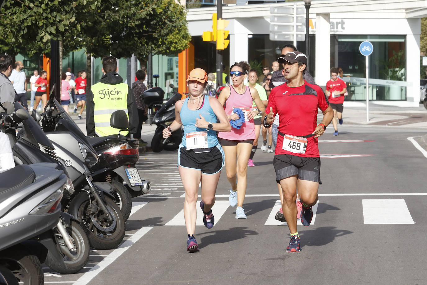 Más de 700 corredores participaron en la carrera que volvió a unir a las dos entidades