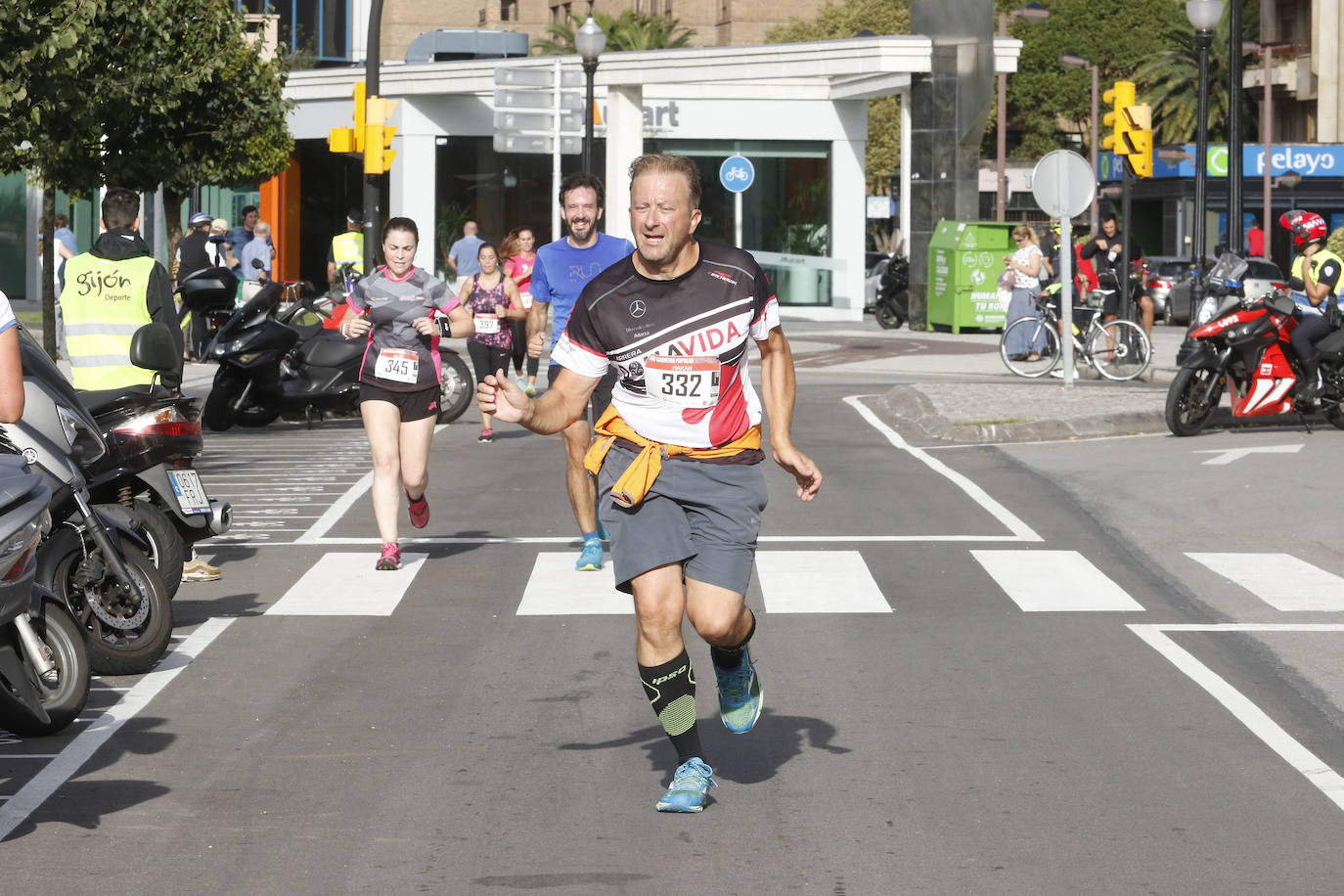 Más de 700 corredores participaron en la carrera que volvió a unir a las dos entidades